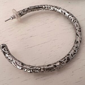Kendra Scott hoops silver